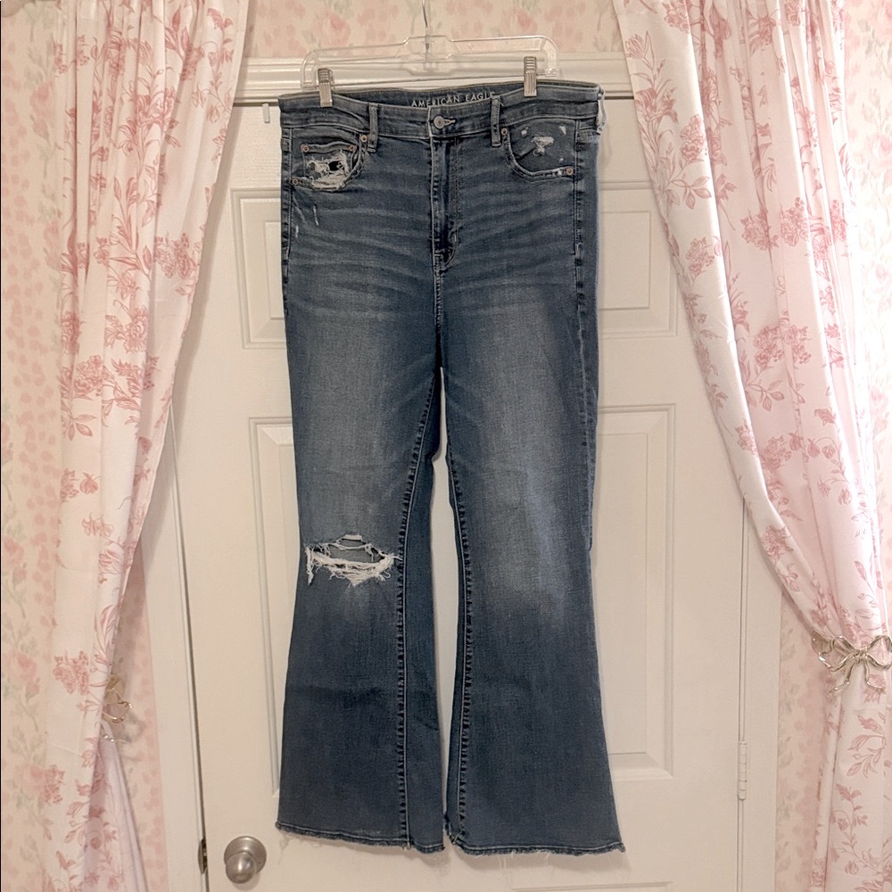 NWOT American Eagle Outfitters Women's Distressed Super High Rise Flare Jeans